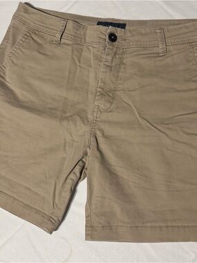 Aeropostale Men's Tan Flat-Front Chino Shorts